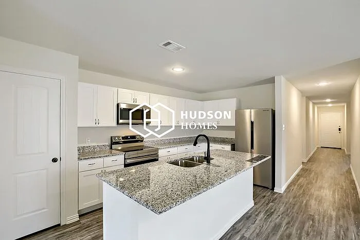 4 bed, 2.0 bath, 1788 sqft, $1,725 — Photo 4