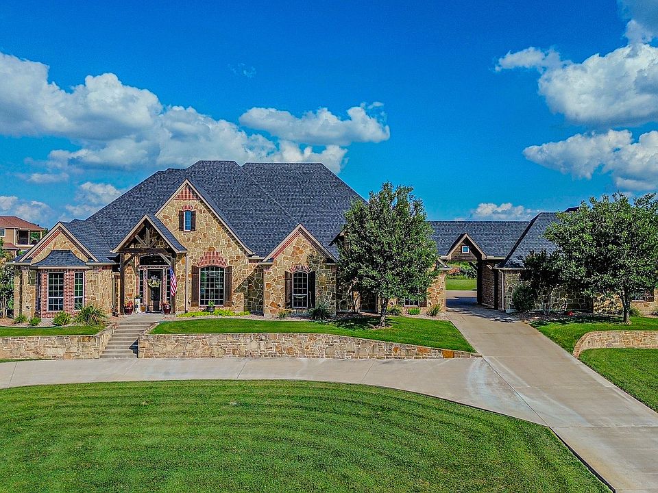 1st image of 903 S Savage Creek Ln