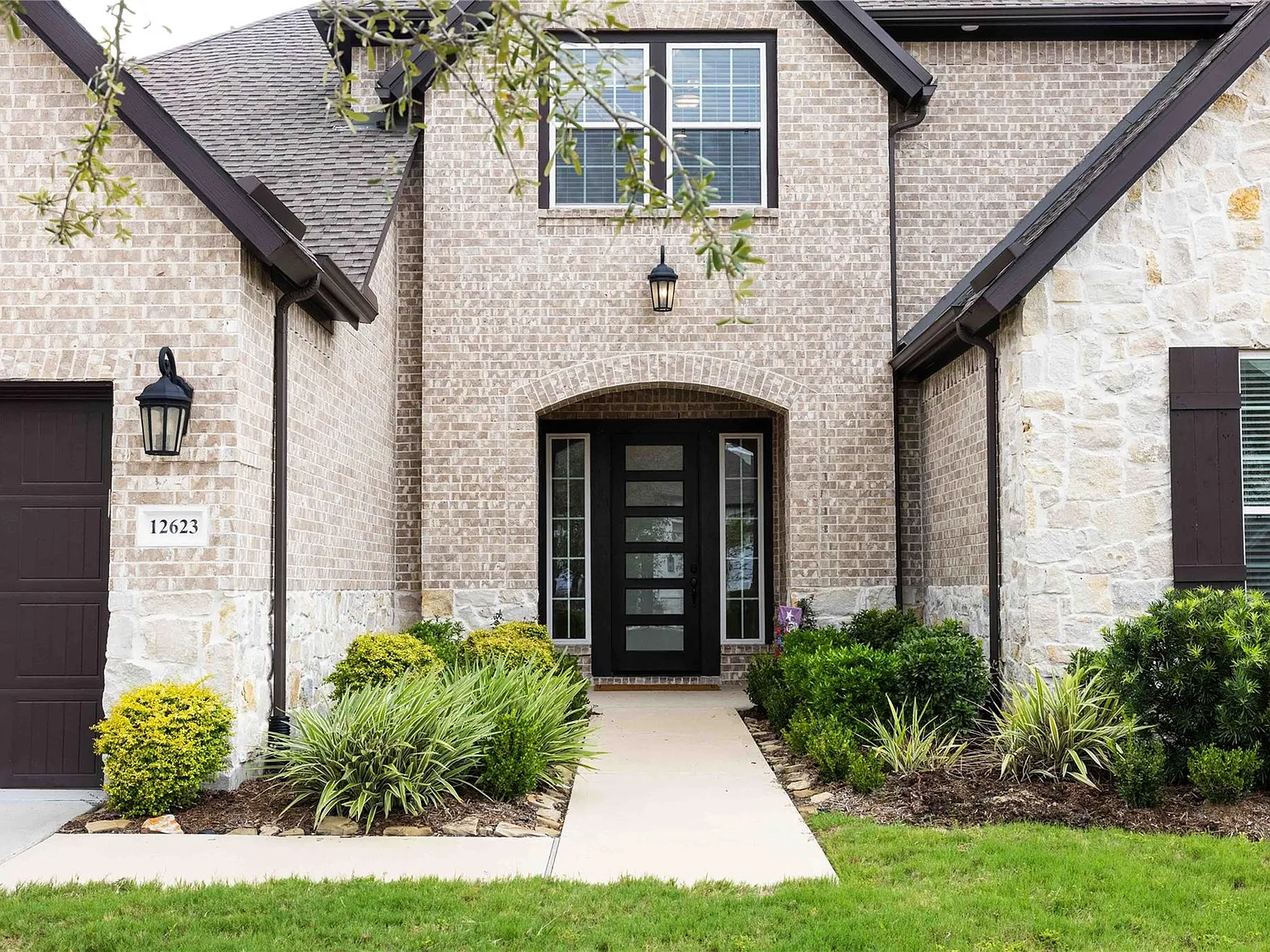 4 bed, 3.5 bath, 3543 sqft, $7,500 — Photo 4