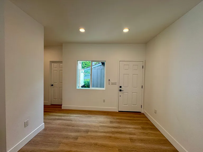 5250 Los Altos Plaza — Photo 16