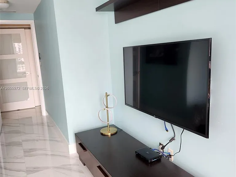 325 Biscayne Blvd #2523 — Photo 13