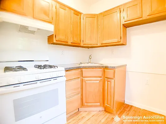 Rented by Sovereign Associates | media 12