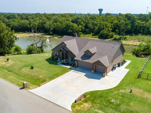 4301 S Teal Ridge Dr, Sand Springs, OK 74063