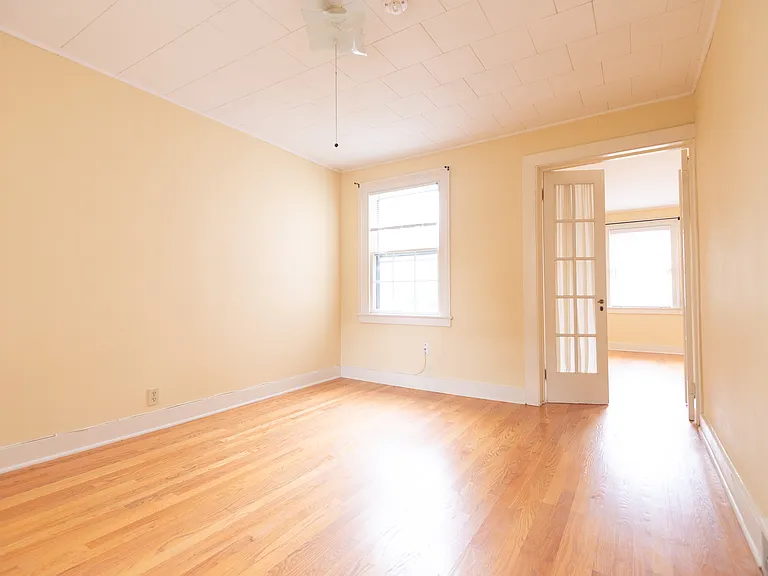 18 Cottage St #2 — Photo 2