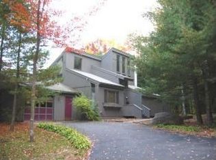 306 Ash St, North Conway, NH 03860