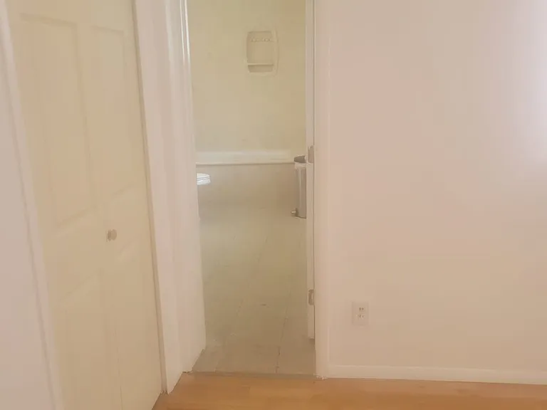 825 Grace St NE — Photo 7