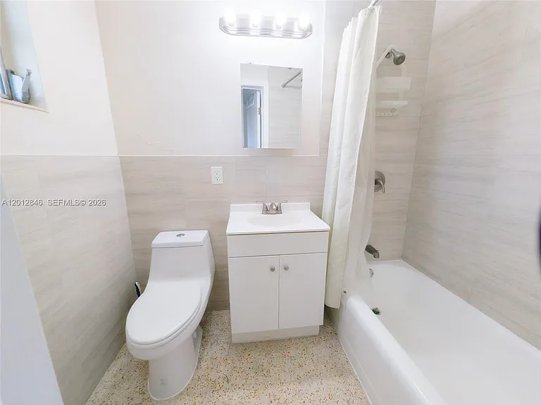 1220 SW 5th St #16 — Photo 7