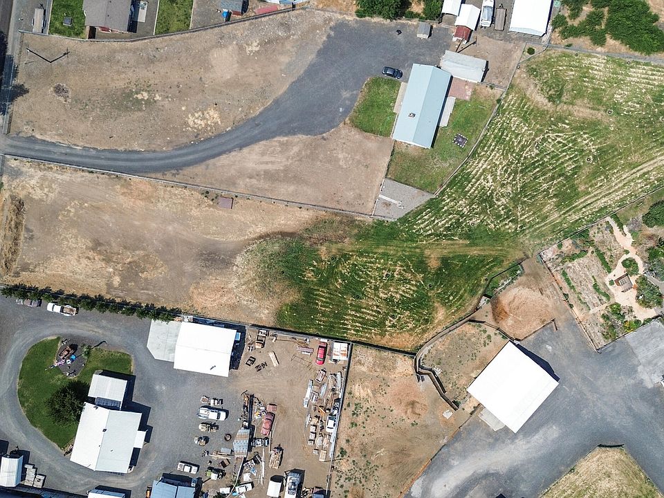 2nd image of 273 S Kershaw Dr