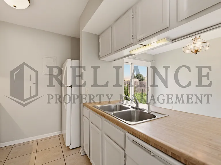 7302-3 W Douglas Ave — Photo 18