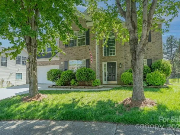 3712 Autumn Gold Ct, Charlotte, NC 28278