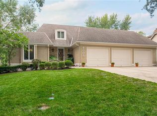 8005 W 114th Ter, Overland Park, KS 66210