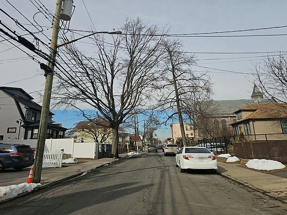 5th image of 245 Harbor Rd