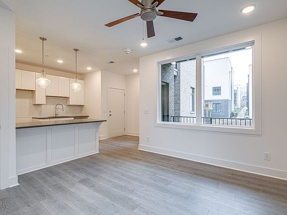 4th image of 1613 Marshall Hollow Dr #201