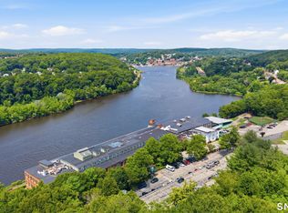 Thermos On The Thames, Norwich, CT 06360