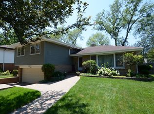 956 S Prospect Ave, Elmhurst, IL 60126