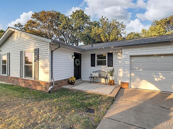 2nd image of 4172 Lisieux Ln