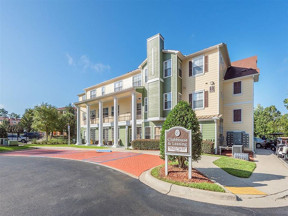 Leasing center and resident clubhouse