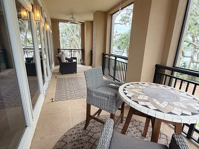 300 Grandview Ct #323 — Photo 16