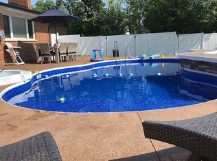 37154 Kelly Rd, Clinton Township, MI 48036