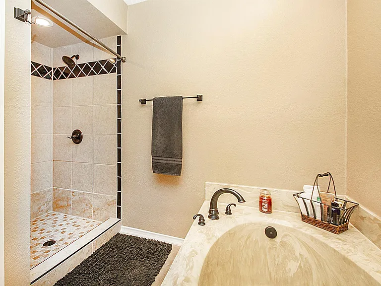 3905 Denham Way — Photo 24