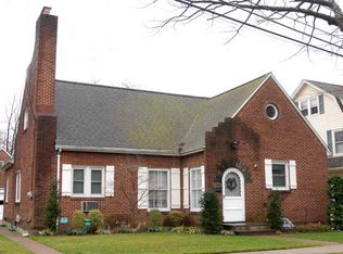 37 Roger Pl, Floral Park, NY 11001