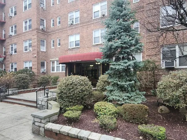 63-61 99th St #4, Rego Park, NY 11374