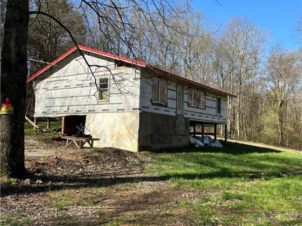 1870 W Morgan Lane, Pekin, IN 47165