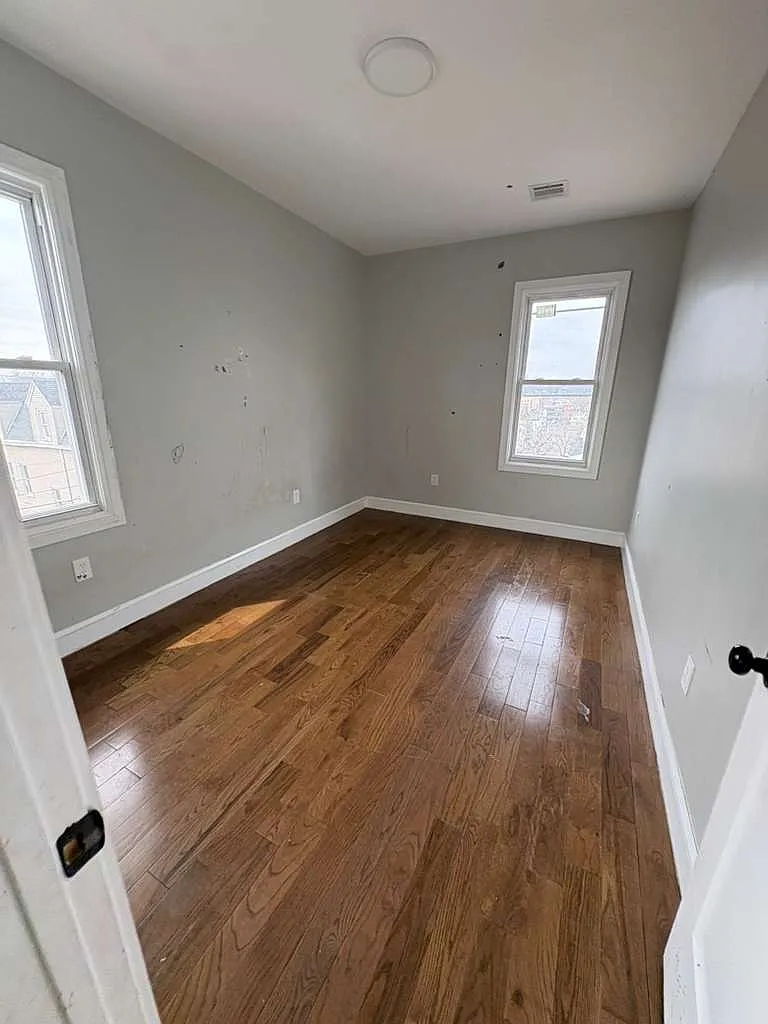 Building Photo - 649 Grove St #3L