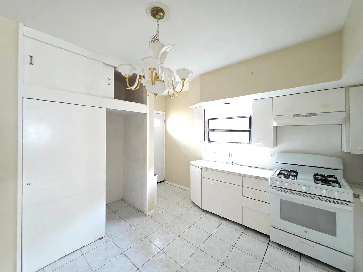 2 bed, 800 sqft, $2,500 — Photo 2