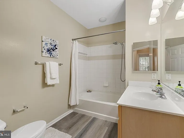 2465 Army Navy Dr #104 — Photo 25