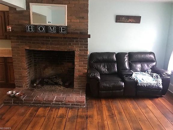 4th image of 202 E High St