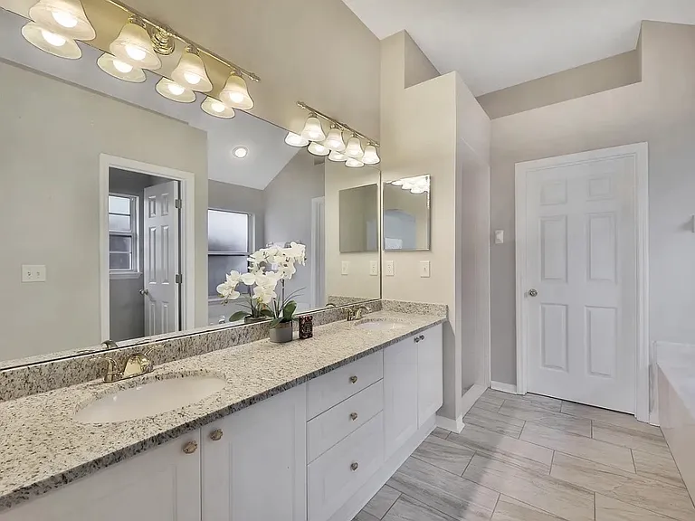 14581 Harewood Ct — Photo 11
