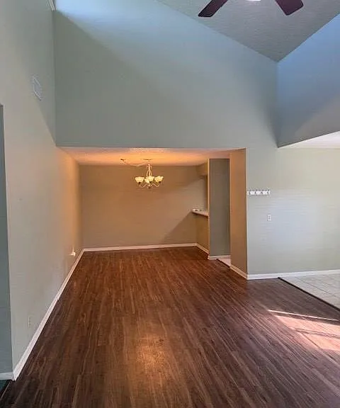 405 Summit Cir — Photo 6