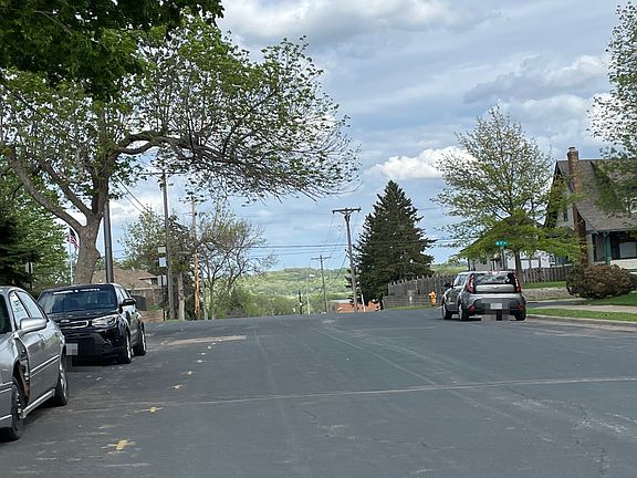 4th image of 201 5th Ave S