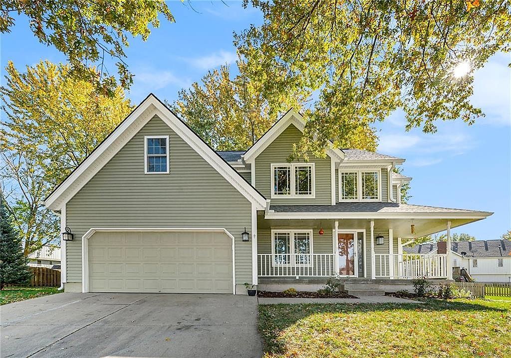 1417 NE Oakwood Dr, Lees Summit, MO 64086 | Zillow
