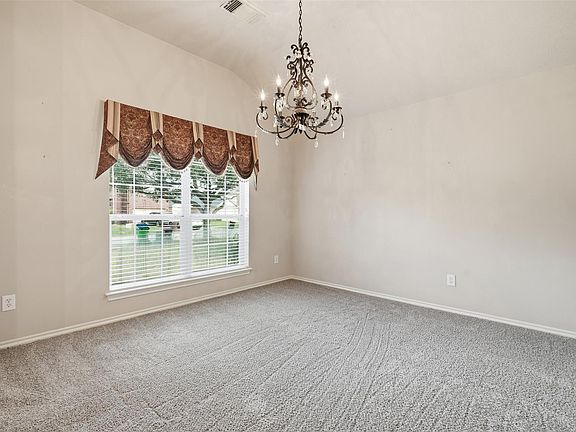 5th image of 1903 Manor Dr