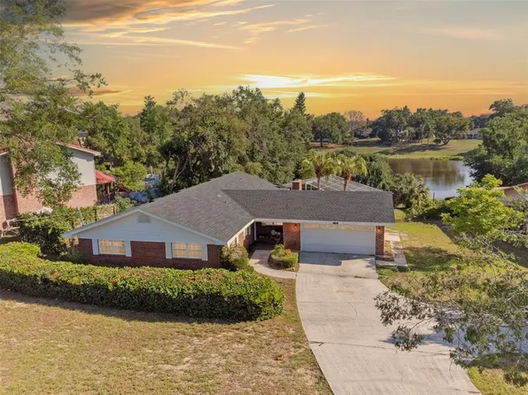 102 Lake Ring Dr, Winter Haven, FL 33884