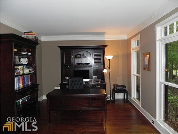 3rd image of 285 Woodcreek Ln