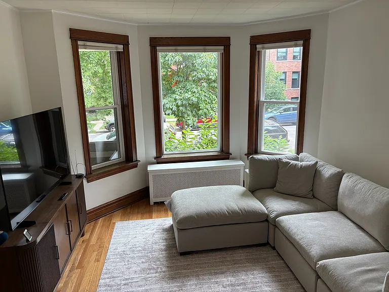 4838 N Claremont Ave #1 — Photo 2