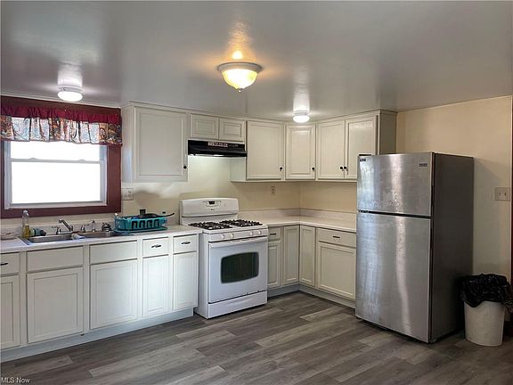 3rd image of 521 N Jefferson St