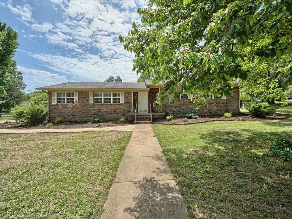 1st image of 2501 Bradley Ln