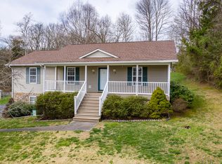 133 Jk Gray Ln, Johnson City, TN 37615