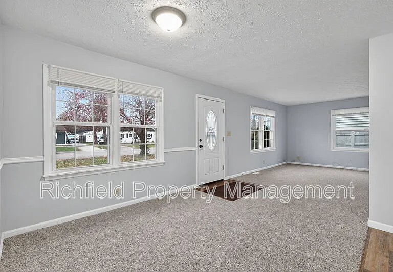 1260 Lincoln Dr — Photo 9