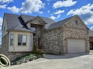 1415 Oakland St, Saint Clair, MI