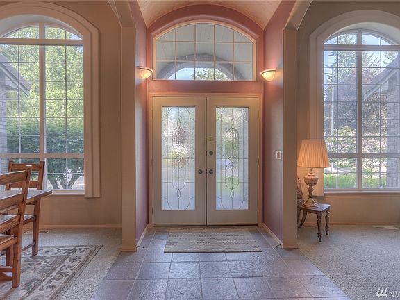 2nd image of 3519 Barklay Dr NE