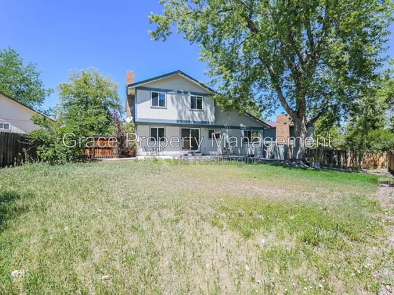 10870 Stuart Cir — Photo 22