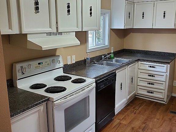 5th image of 3670 W Echo Dr