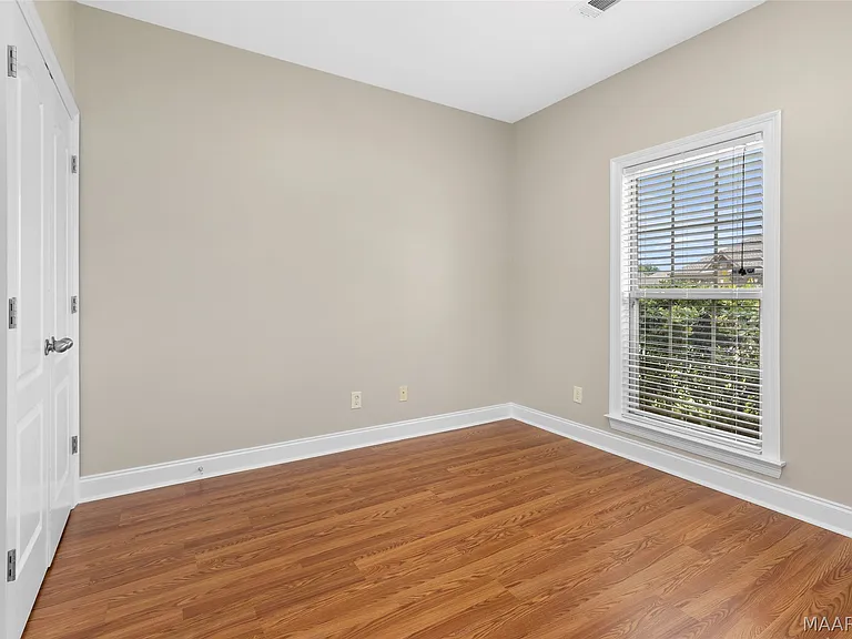 9729 Helmsley Cir — Photo 11