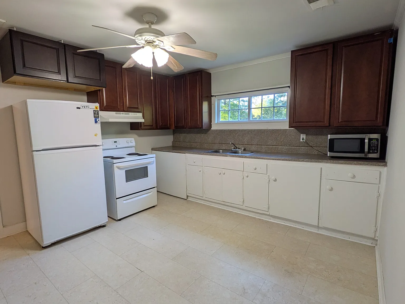 504 Railroad Ave — Photo 4