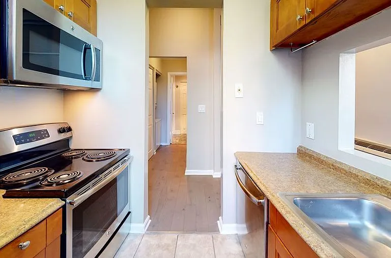 2032 15th St NW #4 — Photo 9